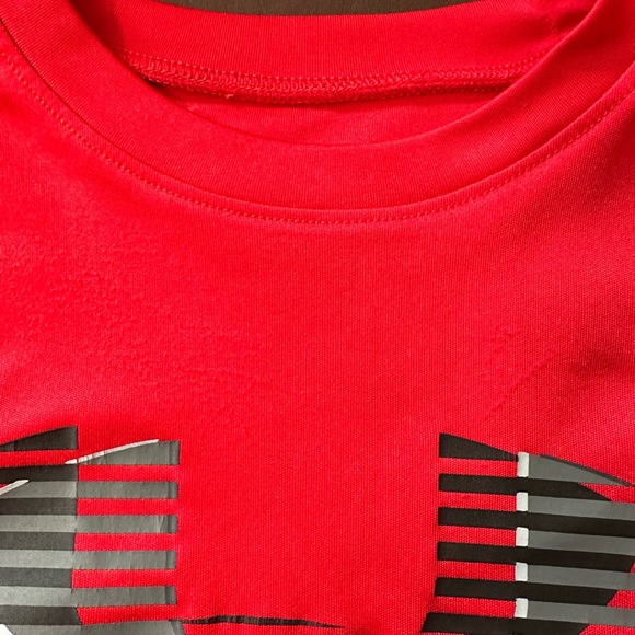 Boys Under Armour T-shirt - Picture 5 of 8